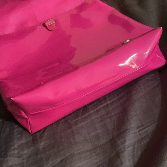 Vintage vinyl and faux fur hot pink cross body bag - Picture 5 of 5